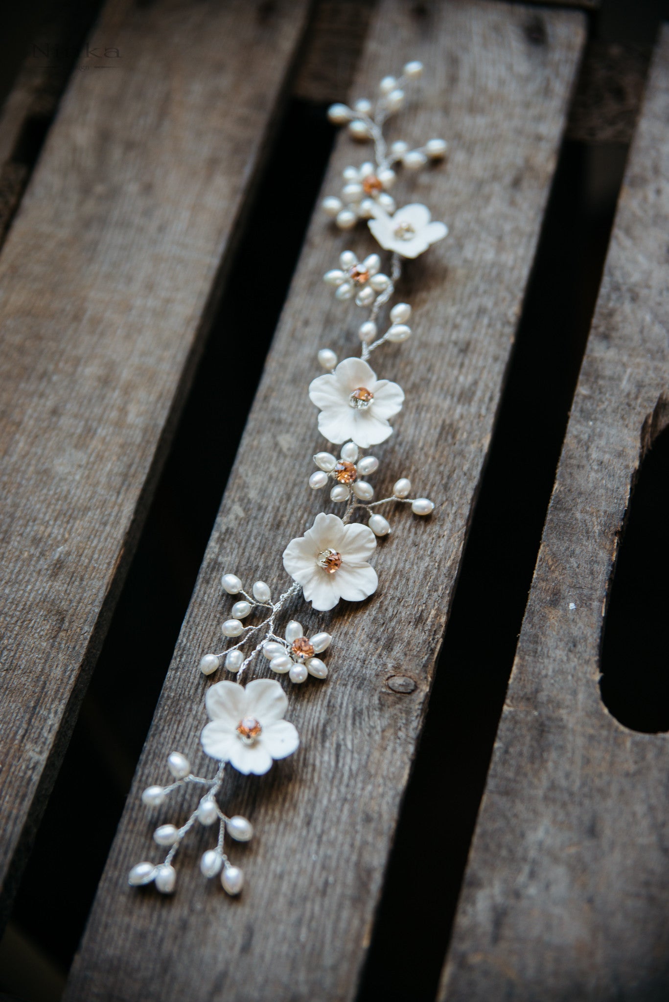 Alisa - hiuskorunauha valkoiset kukat - Ninka Design